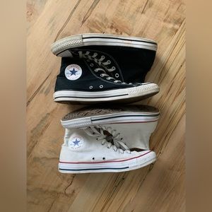 Converse Bundle 8 / 7.5 Black and White Hightop Chuck Taylor’s